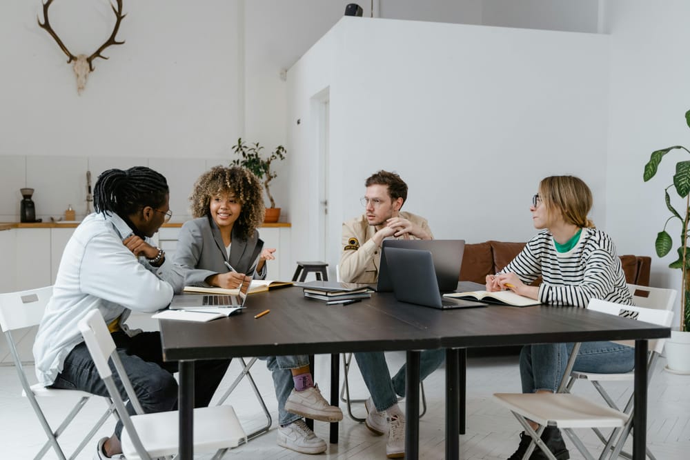 5 reasons women make top team-first collaborators in tech links post image